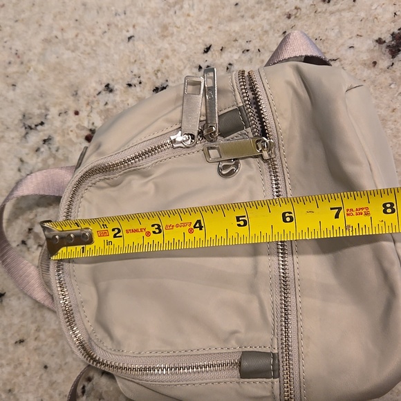 Lululemon Stylish Backpack for Women - Picture 2 of 3